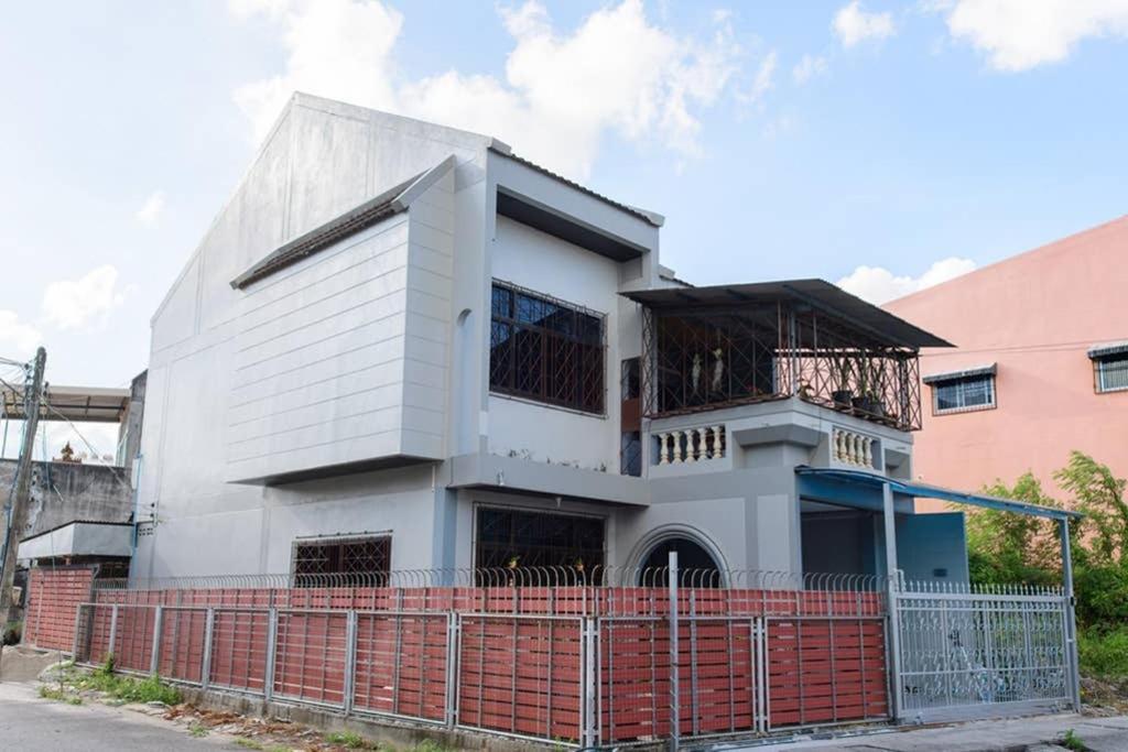 Bluebell House Hatyai - Cosy 3 Bedrooms For 10 Pax - 9 Mins Drive To Lee Grd Ban Kho Hong Dış mekan fotoğraf